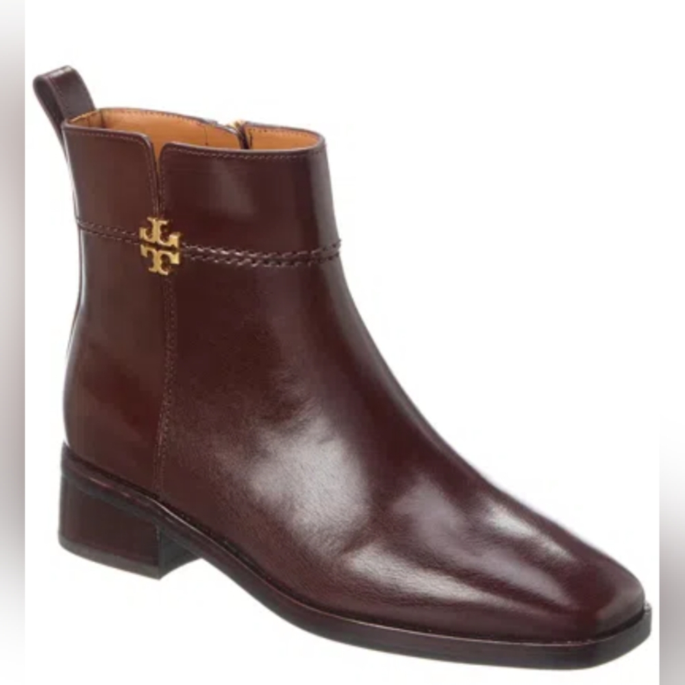 TORY BURCH Everly Gold Logo Leather Boot In Brown 
